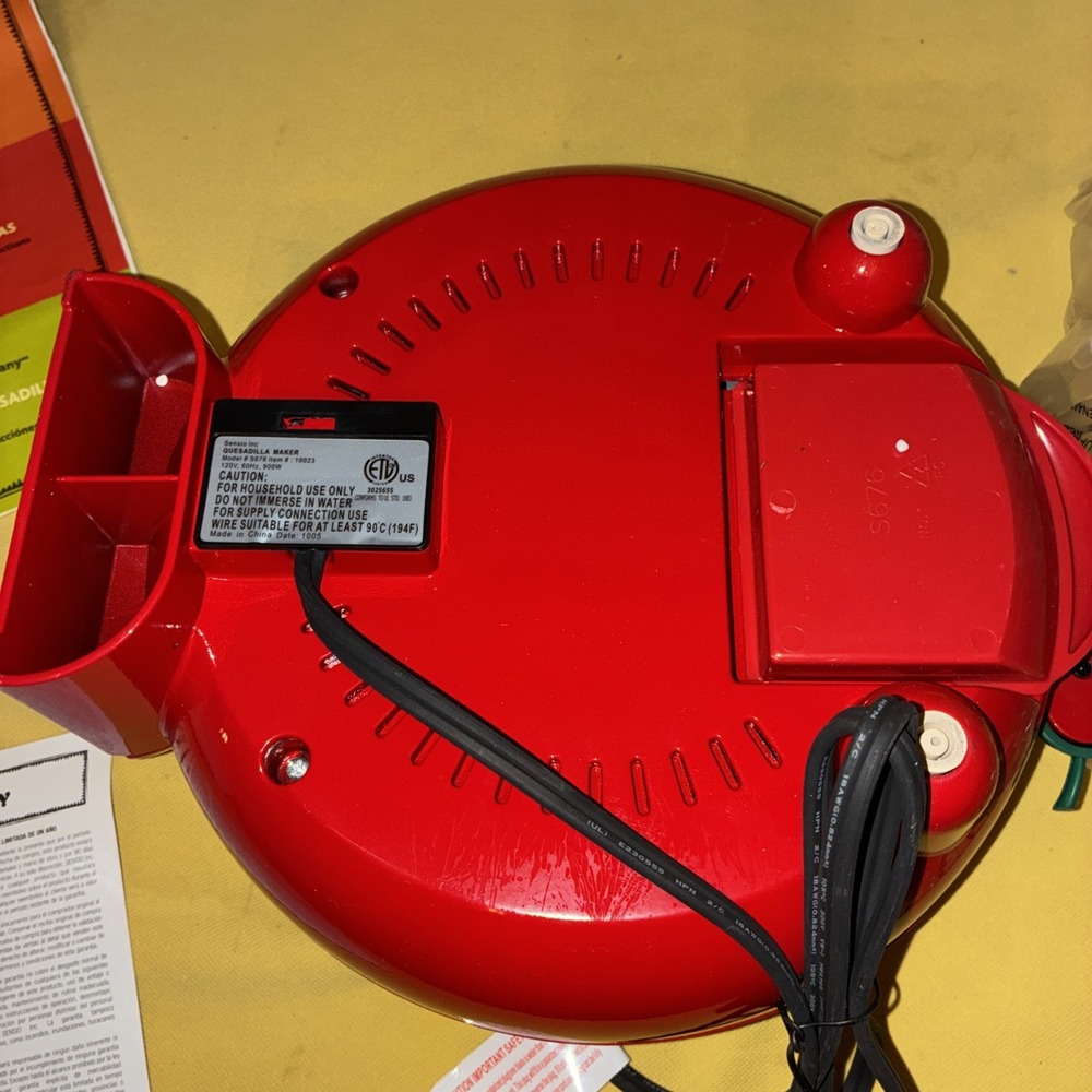 The El Paso Chile Company Quesadilla Maker S676 Red Pepper Design With No Box - Picture 7 of 9